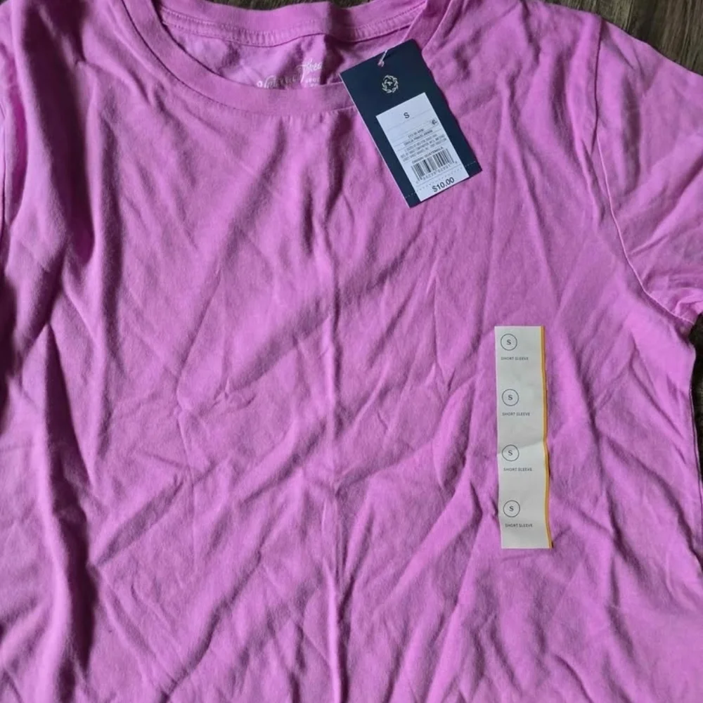 NWT Bundlr Of 2 Universal Thread T-Shirts - Picture 3 of 4
